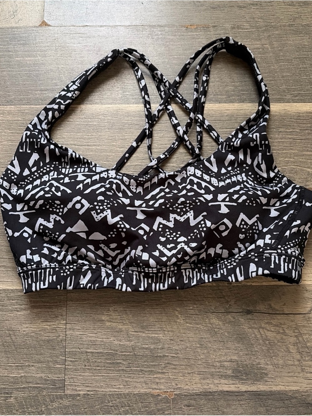 Victoria Secret Sports Bra SMALL Black Gray Tribal‎ Printed Criss Cross ABSTRACT